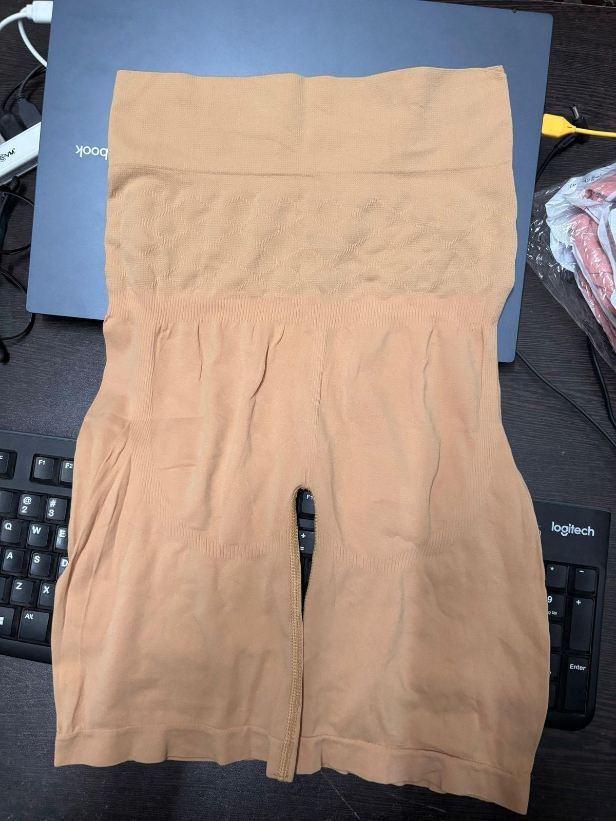 Tummy Tucker - 4-in-1 Shaper - Quick Slim Shape Wear Tummy, Back, Thighs, Hips - Black/Efffective Seamless Tummy Tucker